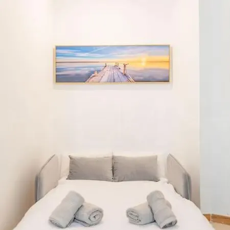 Apartment Penthouse With Private Rooftop - Center By Rems *